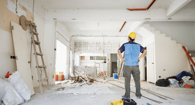 découvrez comment estimer le prix de la rénovation au mètre carré pour votre maison ancienne. obtenez des conseils pratiques et des astuces pour planifier votre projet de manière efficace et maîtriser votre budget.