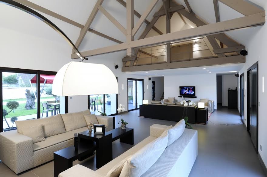 découvrez le prix moyen au m² pour vos travaux de rénovation : estimations, conseils et facteurs impactant le coût de la rénovation de votre maison ou appartement.